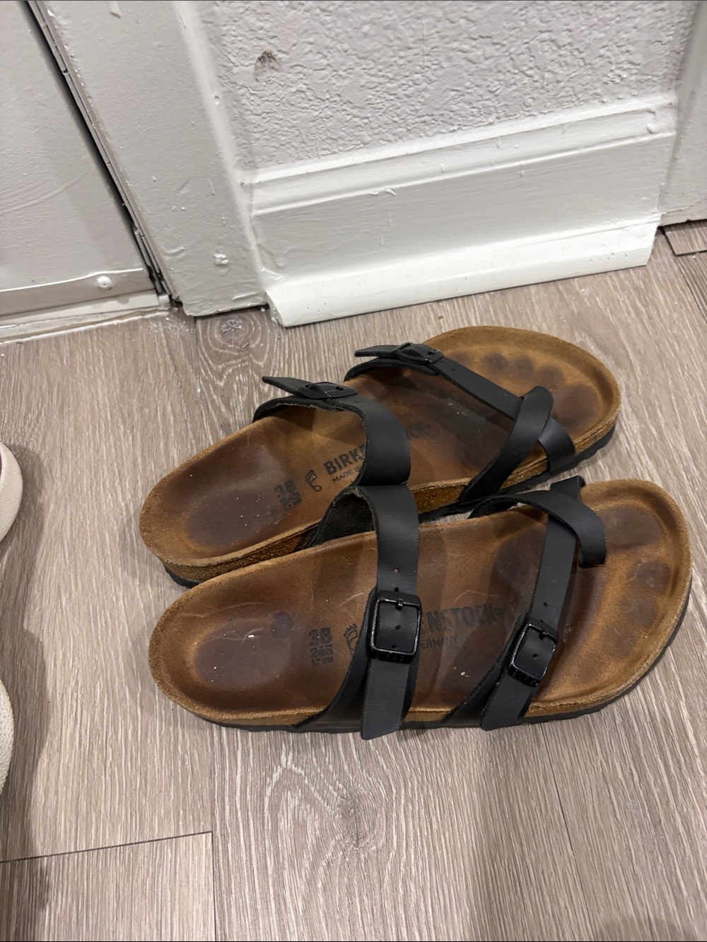 Birkenstock Black Leather Strapped Sandals size 38 - Picture 3 of 3